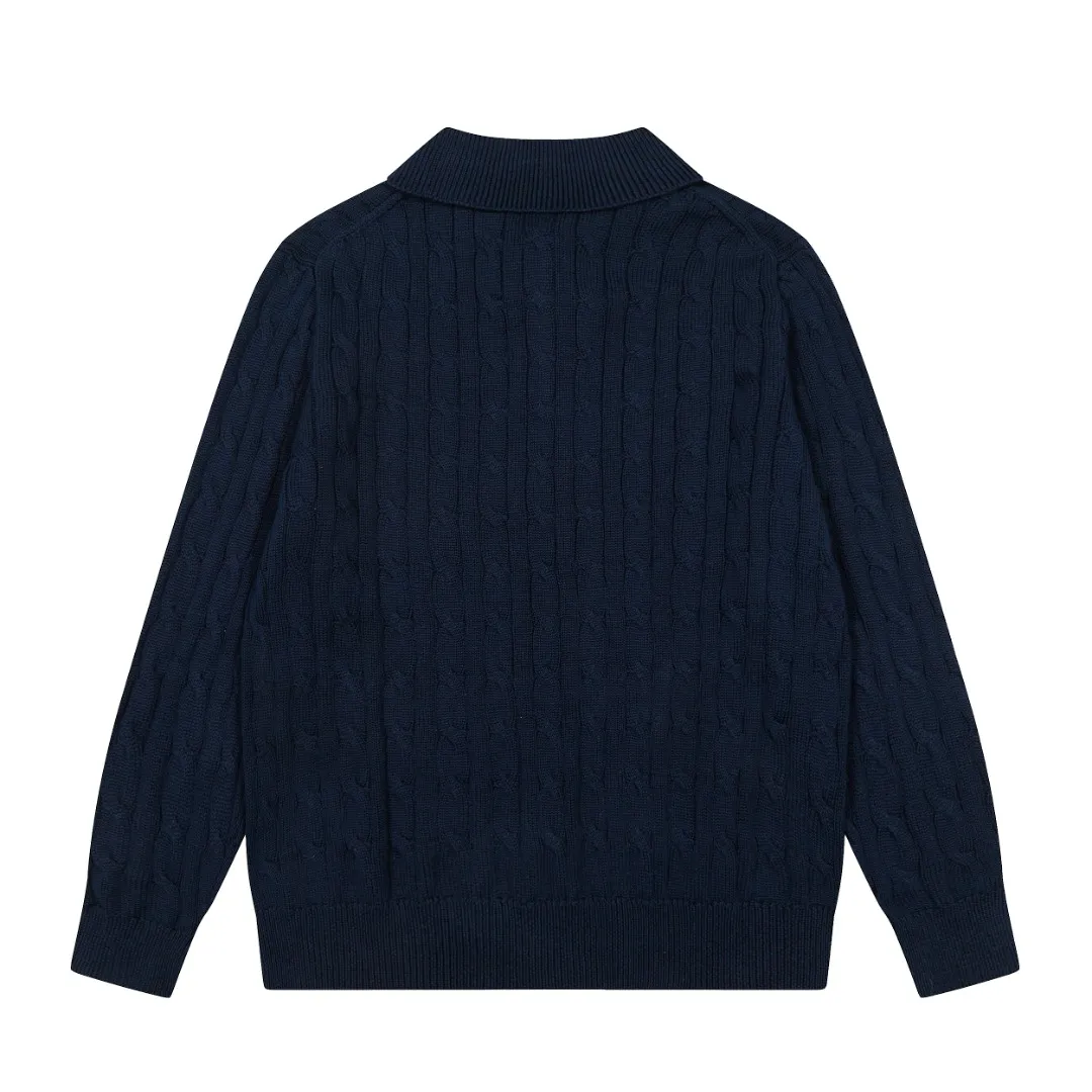 P250 Top quality" Style number: DS862# (not off the shelves all year round) [Ralph Lauren autumn and winter solid color pony embroidery logo knitted POLO lapel sweater] ✅Ralph Lauren Ralph Lauren classic basic lapel POLO same style knitted autumn and winter sweater for men and women ✅Main supplier platform live broadcast Wholesale entity Replenish when out of stock Not off the shelf ✅ZP quality 1:1 version Scan the code to enter the GF website Counter quality ✅Details and quality The only one in Guangzhou Imported high-quality cotton yarn, focusing on high-end, cost-effective, good quality needless to say ✅The version is restored to the original order, the maximum size can be worn up to 190 pounds, loose, comfortable and stress-free ✅The upper body is simple and easy to match, a must-have for men ootd, good-looking clothes are never picky, a must-have recommendation for couples' wardrobes Size: S-XL Color: Black White Gray Khaki Navy Blue White Label Navy Blue Red Label